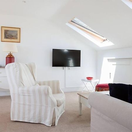 Spacious 3 Bedroom Flat With Terrace Londra Exterior foto