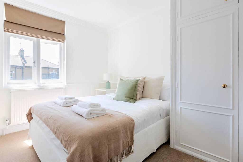 Spacious 3 Bedroom Flat With Terrace Londra Exterior foto