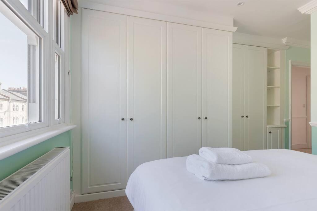 Spacious 3 Bedroom Flat With Terrace Londra Exterior foto