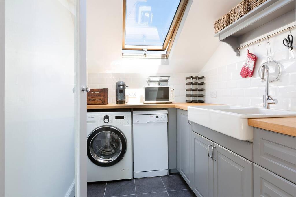 Spacious 3 Bedroom Flat With Terrace Londra Exterior foto