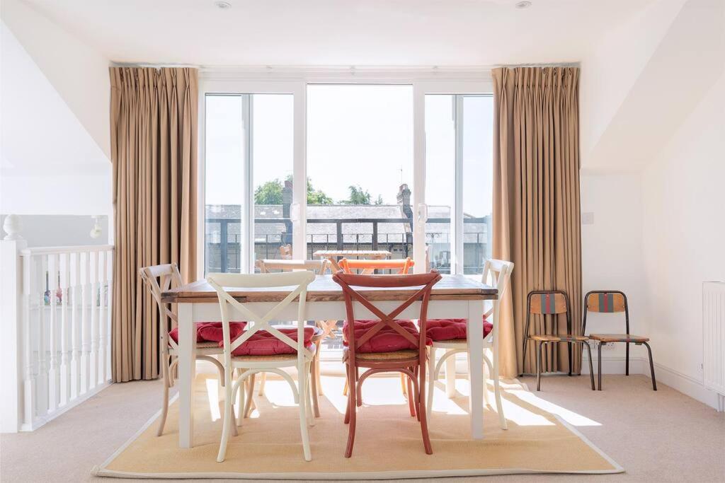 Spacious 3 Bedroom Flat With Terrace Londra Exterior foto