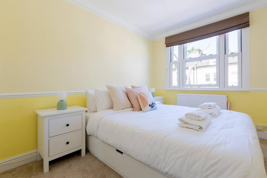 Spacious 3 Bedroom Flat With Terrace Londra Exterior foto