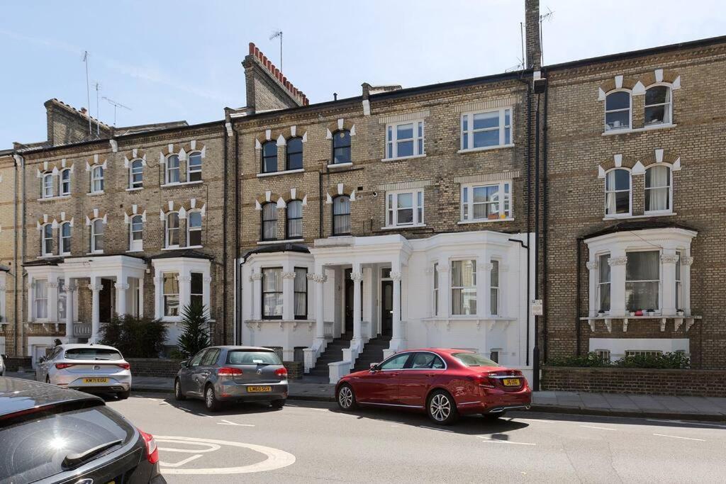 Spacious 3 Bedroom Flat With Terrace Londra Exterior foto